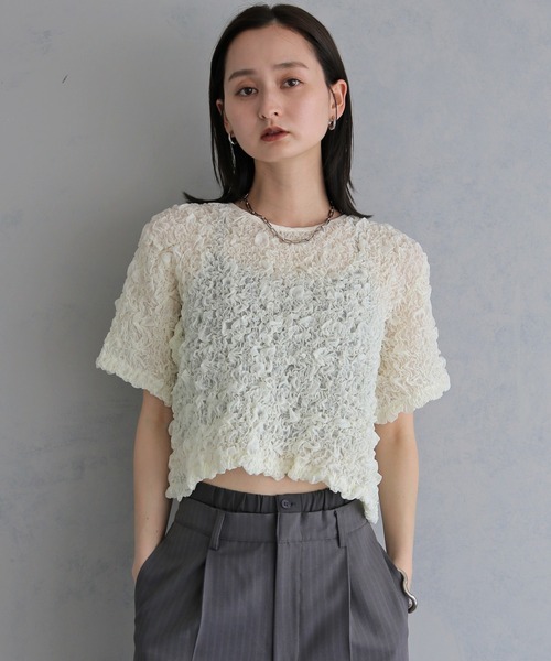 &g'aime(アンジェム)の「【&g'aime】シャーリングショートシャツ SHIRRING SHORT SHIRT(シャツ/ブラウス・レディース・ホワイト/ブラック・FREE)」の1枚目の写真