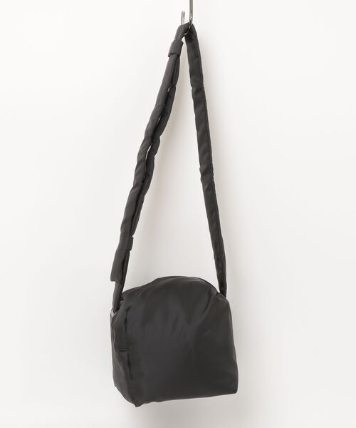 Y-3（ワイスリー）の「Y-3 PADDED CROSSBODY（ボディバッグ/ウエストポーチ・メンズ・ブラック×グレー・ONE SIZE）」の5枚目の写真