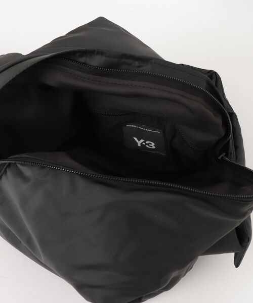Y-3（ワイスリー）の「Y-3 PADDED CROSSBODY（ボディバッグ/ウエストポーチ・メンズ・ブラック×グレー・ONE SIZE）」の7枚目の写真