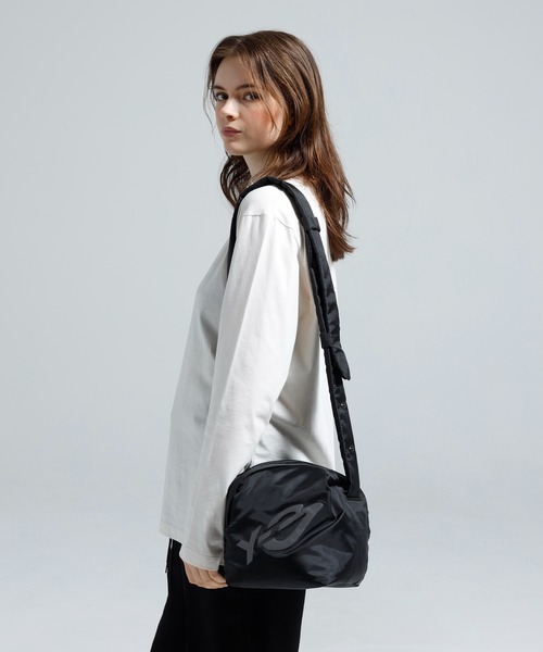 Y-3（ワイスリー）の「Y-3 PADDED CROSSBODY（ボディバッグ/ウエストポーチ・メンズ・ブラック×グレー・ONE SIZE）」の2枚目の写真