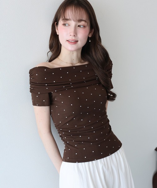 BLUEEAST(ブルーイースト)の「ドットオフショルダーカットソー(Tシャツ/カットソー・レディース・ホワイト/ブラック/ブラウン・MEDIUM)」の3枚目の写真