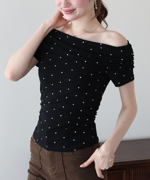 BLUEEAST(ブルーイースト)の「ドットオフショルダーカットソー(Tシャツ/カットソー・レディース・ホワイト/ブラック/ブラウン・MEDIUM)」の9枚目の写真