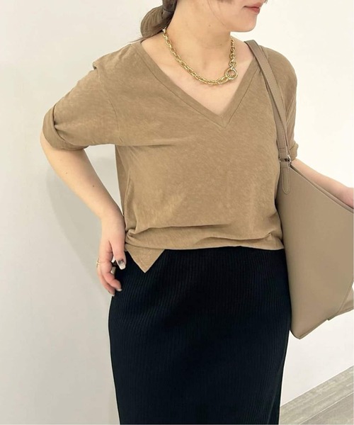 RITA(リタ)の「《追加・NOBLE別注》RITA/リタ スラブVネックT(Tシャツ/カットソー・レディース・サックスブルー/ベージュ・FREE)」の1枚目の写真