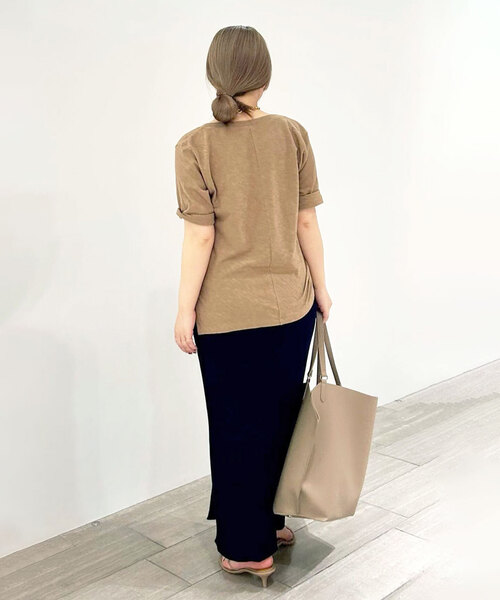 RITA(リタ)の「《追加・NOBLE別注》RITA/リタ スラブVネックT(Tシャツ/カットソー・レディース・サックスブルー/ベージュ・FREE)」の16枚目の写真