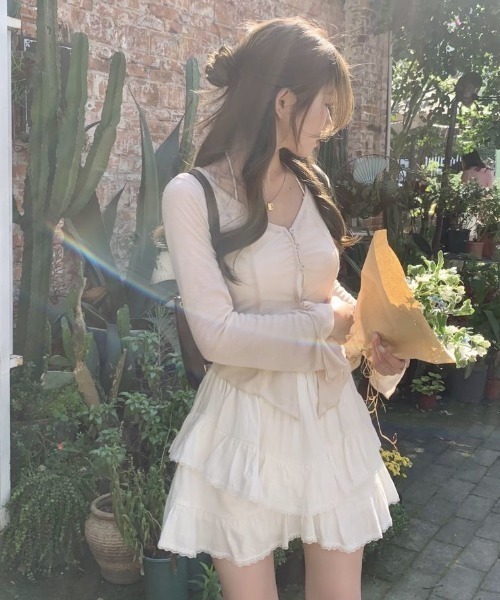 lilful(リルフル)の「【26年秋冬新作】フロントボタンギャザータイトカーディガン(カーディガン/ボレロ・レディース・ホワイト/ブラック・F)」の18枚目の写真