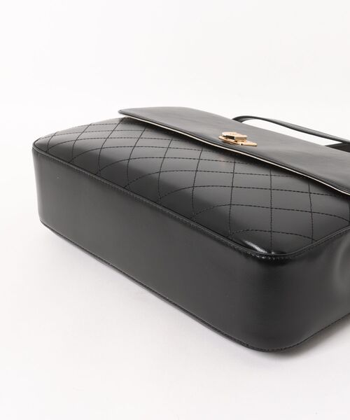 CHARLES & KEITH(チャールズ & キース)の「Connie コニー キルテッド ショルダーバッグ(ショルダーバッグ・レディース・ブラック・L)」の6枚目の写真