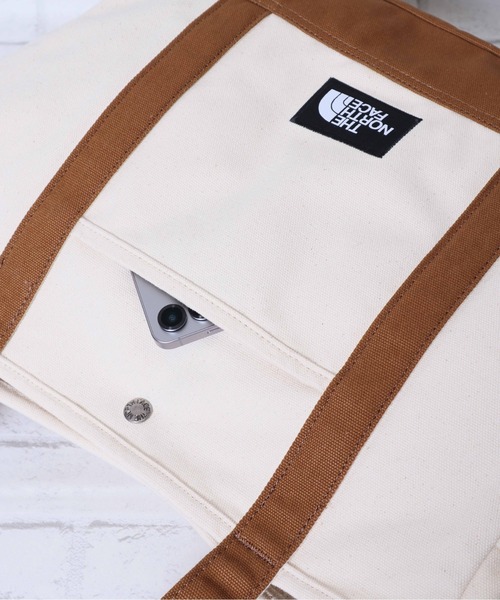 THE NORTH FACE(ザノースフェイス)の「【THE NORTH FACE/ザノースフェイス】ALL-DAY TOTE L キャンバストートバッグ A4対応 大容量 ショルダートート ユニセックス(トートバッグ・レディース・ブラック/ナチュラル/アーミー・ONE SIZE)」の10枚目の写真