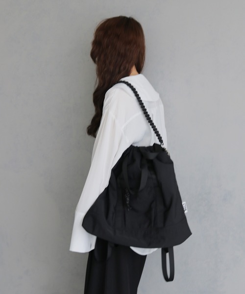 cheriella(シェリエラ)の「【cheriella】CONTROL FREAK / CTFK(コントロールフリーク)/撥水ナイロンコードチェーン3WAYトートバッグ NYLON CORD CHAIN 3WAY TOTE BAG(ショルダーバッグ・レディース・ブラック/ベージュ・FREE)」の3枚目の写真
