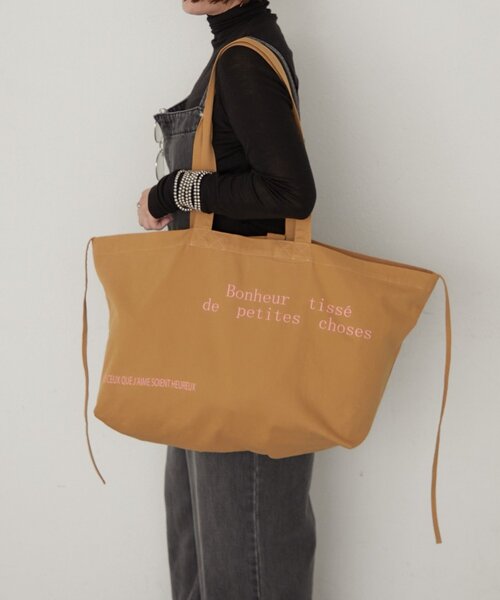 LOUNGEDRESS(ラウンジドレス)の「【GALENA/ガレナ】@kuuu_ldコラボ|ビッグ2WAYロゴトートバッグ(トートバッグ・レディース・ベージュ/グリーン・FREE)」の1枚目の写真