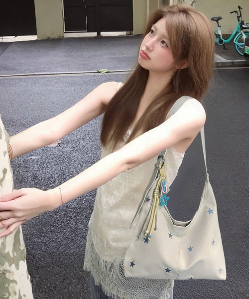 FREE STYLISTS（フリー スタイリスト）の「スター柄 大容量 ショルダーバッグ トートバッグ（ショルダーバッグ・レディース・ブラウン/オフホワイト・FREE）」の3枚目の写真