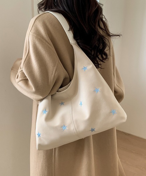 FREE STYLISTS（フリー スタイリスト）の「スター柄 大容量 ショルダーバッグ トートバッグ（ショルダーバッグ・レディース・ブラウン/オフホワイト・FREE）」の4枚目の写真