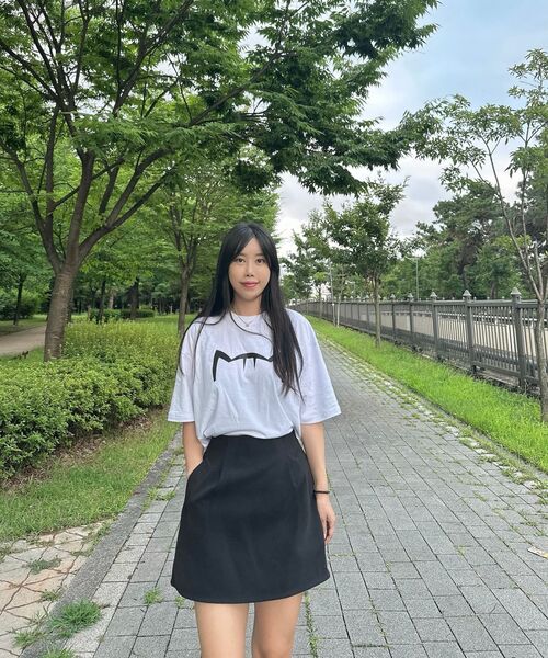 KIKIMIMI(キキミミ)の「ベーシックキティビッグロゴTシャツ(ホワイト)(Tシャツ/カットソー・レディース・ホワイト・SMALL/MEDIUM/LARGE)」の3枚目の写真