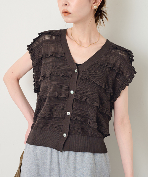 SLOBE IENA（スローブイエナ）の「crinkle crinkle crinkle SLOBE別注 フリルニットベスト（ニット/セーター・レディース・ブラウン/ホワイト・FREE）」の2枚目の写真