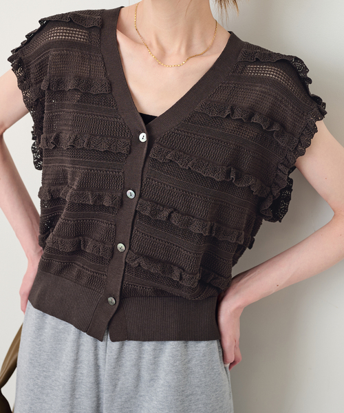 SLOBE IENA（スローブイエナ）の「crinkle crinkle crinkle SLOBE別注 フリルニットベスト（ニット/セーター・レディース・ブラウン/ホワイト・FREE）」の16枚目の写真