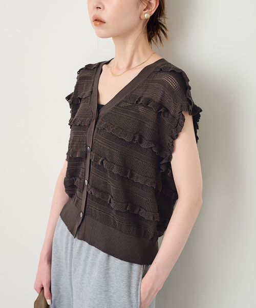 SLOBE IENA（スローブイエナ）の「crinkle crinkle crinkle SLOBE別注 フリルニットベスト（ニット/セーター・レディース・ブラウン/ホワイト・FREE）」の18枚目の写真