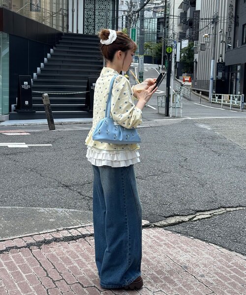 HELLO.SANFRANCISCO(ハローサンフランシスコ)の「【あやっち(@_acoba_)企画】【HELLO.SANFRANCISCO/ハローサンフランシスコ】斜めフロントビックボタンブラウス(シャツ/ブラウス・レディース・イエロー/サックスブルー・ONE SIZE)」の18枚目の写真