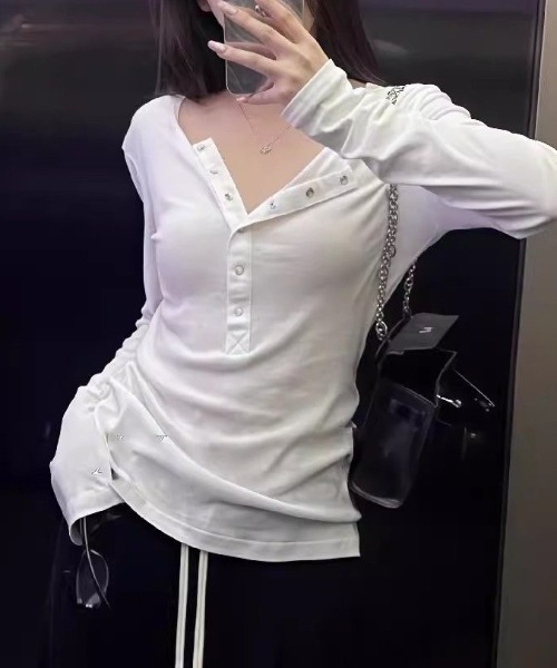 lilful(リルフル)の「【26年秋冬新作】ヘンリーネック タイトフィットロンT(Tシャツ/カットソー・レディース・ブラック/ホワイト・M/S)」の5枚目の写真