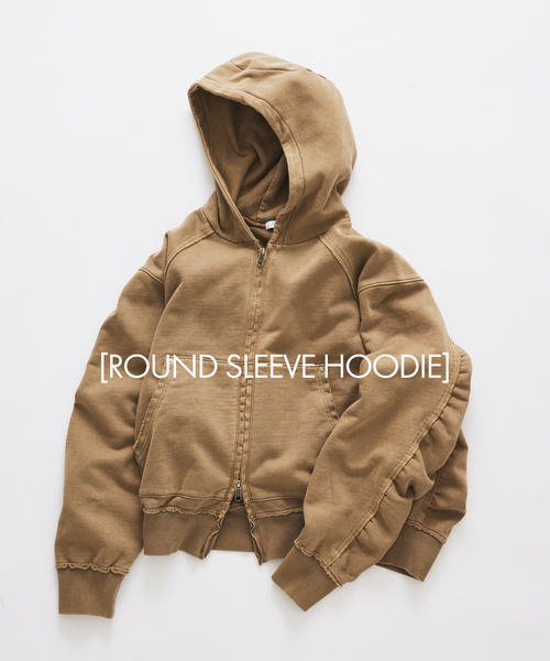 JOURNAL STANDARD(ジャーナルスタンダード)の「ラウンド スリーブ フーディ(パーカー・メンズ・シャーベット/ベージュ系その他/ブラック系その他/クリアブルー・MEDIUM/LARGE)」の2枚目の写真