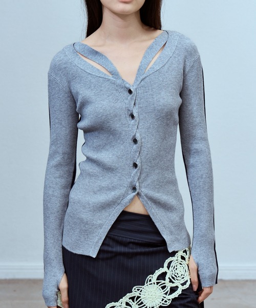 THINGS THAT MATTER(シングス ザット マター)の「WAVY FRONT CUTOUT RIB CARDIGAN / ウェイビーフロントカットアウトリブカーディガン(カーディガン/ボレロ・レディース・ブラック/グレー/サックスブルー・FREE)」の1枚目の写真