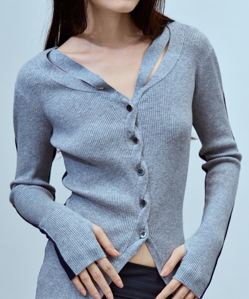 THINGS THAT MATTER(シングス ザット マター)の「WAVY FRONT CUTOUT RIB CARDIGAN / ウェイビーフロントカットアウトリブカーディガン(カーディガン/ボレロ・レディース・ブラック/グレー/サックスブルー・FREE)」の4枚目の写真