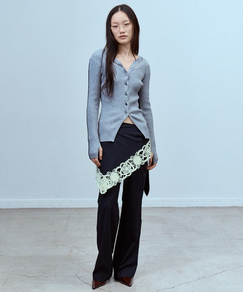 THINGS THAT MATTER(シングス ザット マター)の「WAVY FRONT CUTOUT RIB CARDIGAN / ウェイビーフロントカットアウトリブカーディガン(カーディガン/ボレロ・レディース・ブラック/グレー/サックスブルー・FREE)」の6枚目の写真