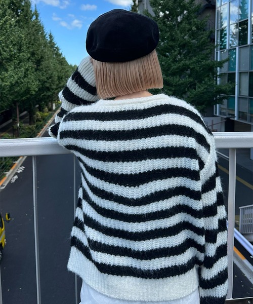 Alley Tokyo(アリートーキョー)の「ゆるビッグボーダーニット(ニット/セーター・レディース・イエロー/ピンク/ブルー/オフホワイト・FREE)」の14枚目の写真