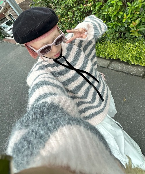 Alley Tokyo(アリートーキョー)の「ゆるビッグボーダーニット(ニット/セーター・レディース・イエロー/ピンク/ブルー/オフホワイト・FREE)」の6枚目の写真