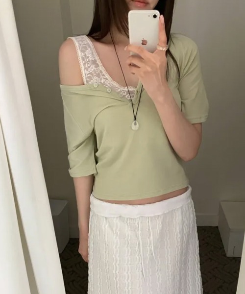 LOENNE(ロエヌ)の「Henley Neck Loose Tee / ヘンリーネックルーズTシャツ(Tシャツ/カットソー・レディース・ホワイト/ライトグリーン/グレー・FREE)」の8枚目の写真