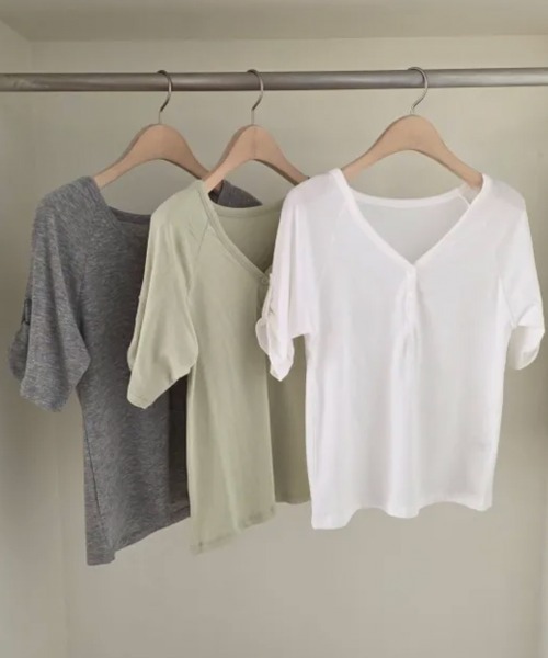 LOENNE(ロエヌ)の「Henley Neck Loose Tee / ヘンリーネックルーズTシャツ(Tシャツ/カットソー・レディース・ホワイト/ライトグリーン/グレー・FREE)」の10枚目の写真
