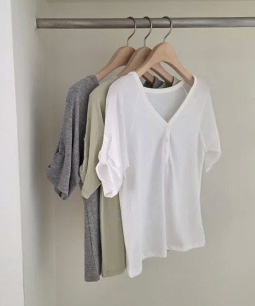 LOENNE(ロエヌ)の「Henley Neck Loose Tee / ヘンリーネックルーズTシャツ(Tシャツ/カットソー・レディース・ホワイト/ライトグリーン/グレー・FREE)」の11枚目の写真
