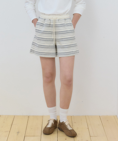 OURHOPE(アワーホープ)の「Pico ストライプ スウェットショートパンツ - Grey(その他パンツ・レディース・チャコールグレー・ONE SIZE)」の5枚目の写真