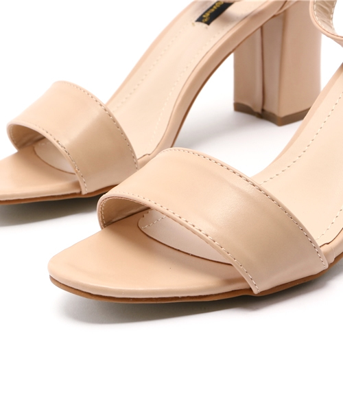 PLAIN CLOTHING（プレーンクロージング）の「アンクルストラップヒールサンダル 【SELECTED FOR PLAIN CLOTHING】（サンダル・レディース・ブラック/ホワイト/ベージュ・37/36/39/35/38）」の13枚目の写真