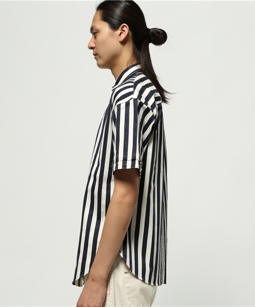 KICS DOCUMENT.（キクス ドキュメント）の「コットンストライプ スナップボタン 半袖シャツ（シャツ/ブラウス・メンズ・Navy・4）」の2枚目の写真