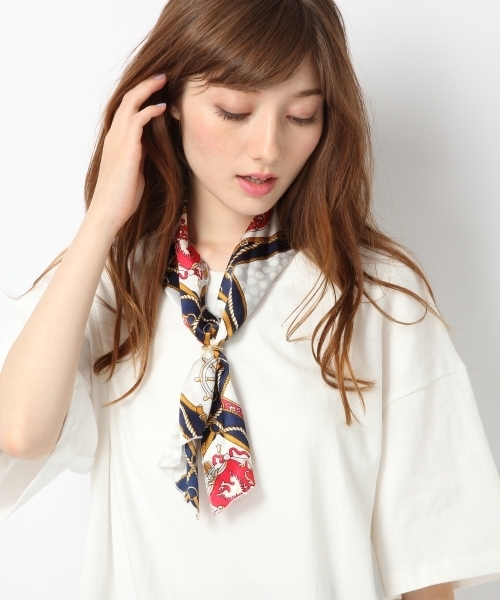 Heather（ヘザー）の「スカーフガラサテンタイ2  726772（バンダナ/スカーフ・レディース・レッド/ブルー・FREE）」の7枚目の写真