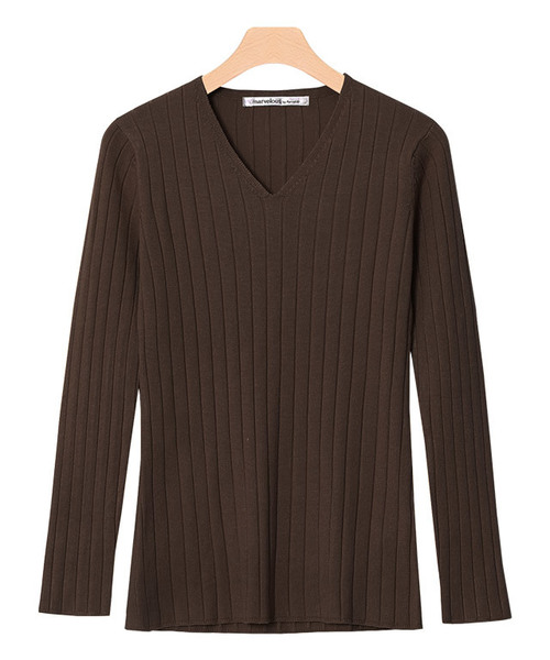 Pierrot（ピエロ）の「●UVカット＆お家で洗えるVネック長袖ウォッシャブルリブニット（ニット/セーター・レディース・ベージュ/グリーン系その他/ネイビー/ライトブルー/ピンク系その他/オフホワイト/ブラウン/ワインレッド/グレー/杢グレー/ブラック/ブルー系その他/マスタード/キャメル/ブルー/バーガンディー/ピンク系その他2/ピンク/ライトベージュ/ピンク系その他4/イエロー/パープル/グリーン/モカ/ピンク系その他3/シルバーグレー/ブルー系その他2/パープル系その他/ミント/ブルー系その他3/ピンク系その他5/ブラウン系その他2/ブルー系その他4/ブラウン系その他/ブラック系その他/グレー系その他・L/M/LL）」の11枚目の写真