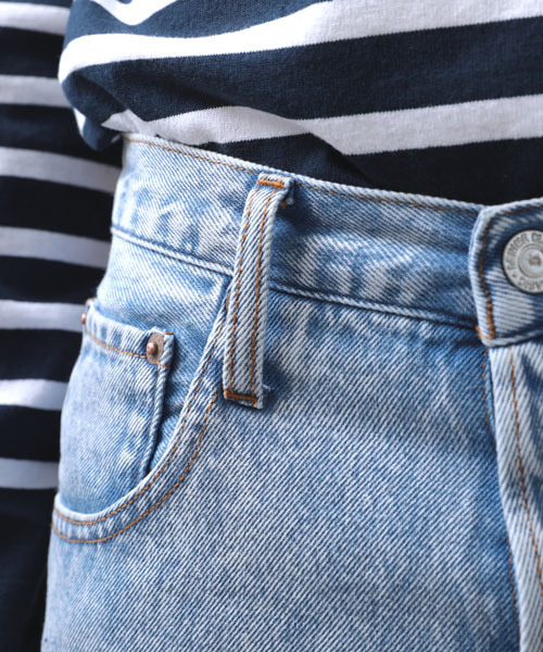 Denime（ドゥニーム）の「CONE MILS DENIM デニムリラックスショートパンツ（デニムパンツ・メンズ・インディゴブルー/ケミカルウォッシュ・SMALL/LARGE/MEDIUM）」の12枚目の写真