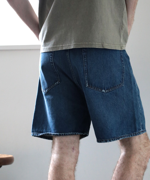 Denime（ドゥニーム）の「CONE MILS DENIM デニムリラックスショートパンツ（デニムパンツ・メンズ・インディゴブルー/ケミカルウォッシュ・SMALL/LARGE/MEDIUM）」の21枚目の写真