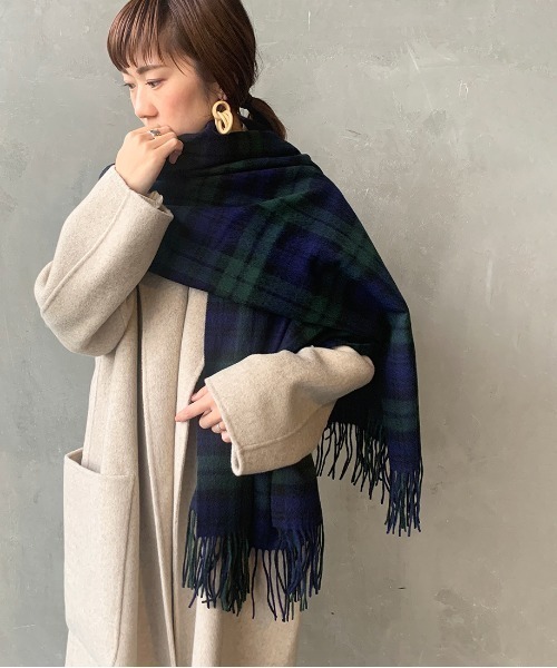TWEED MILL（ツイードミル）の「[TWEED MILL/ツイードミル] 70×190 大判ウールストール（ストール/ショール・レディース・ネイビー/ライトブラウン/シルバーグレー/ホワイト×ブラック/ブルー系その他/キャメル/レッド系その他/チェック/レッド系その他2/ブラウン系その他/チャコールグレー/ブラック系その他/グレー系その他/ホワイト系その他/グレー系その他2/グレー系その他3/グレー系その他4/イエロー×ブラック/ブラウン系その他2/レッド系その他3/ブラック/ベージュ/オレンジ/グリーン系その他/ロイヤルブルー/ベージュ系その他/ブラウン系その他3/グリーン系その他3/グリーン系その他2/ラベンダー・F）」の19枚目の写真