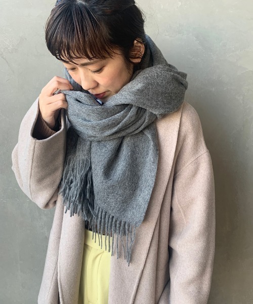 TWEED MILL（ツイードミル）の「[TWEED MILL/ツイードミル] 70×190 大判ウールストール（ストール/ショール・レディース・ネイビー/ライトブラウン/シルバーグレー/ホワイト×ブラック/ブルー系その他/キャメル/レッド系その他/チェック/レッド系その他2/ブラウン系その他/チャコールグレー/ブラック系その他/グレー系その他/ホワイト系その他/グレー系その他2/グレー系その他3/グレー系その他4/イエロー×ブラック/ブラウン系その他2/レッド系その他3/ブラック/ベージュ/オレンジ/グリーン系その他/ロイヤルブルー/ベージュ系その他/ブラウン系その他3/グリーン系その他3/グリーン系その他2/ラベンダー・F）」の7枚目の写真