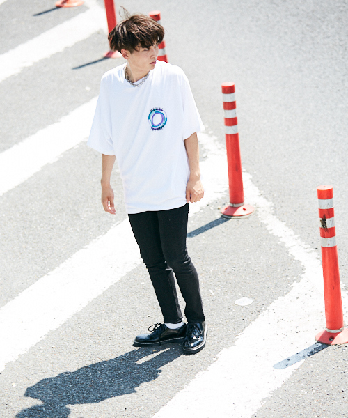 kutir（クティール）の「CIRCLE LOGO EX BIG TEE/ サークルロゴスーパービッグTシャツ（Tシャツ/カットソー・メンズ・ホワイト/ブラック・MEDIUM/LARGE）」の11枚目の写真