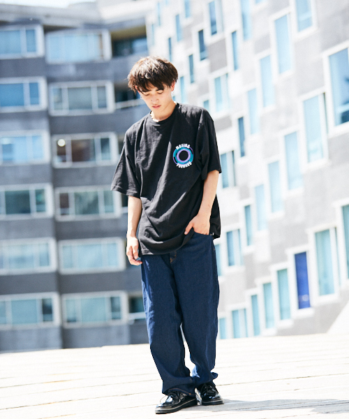 kutir（クティール）の「CIRCLE LOGO EX BIG TEE/ サークルロゴスーパービッグTシャツ（Tシャツ/カットソー・メンズ・ホワイト/ブラック・MEDIUM/LARGE）」の16枚目の写真