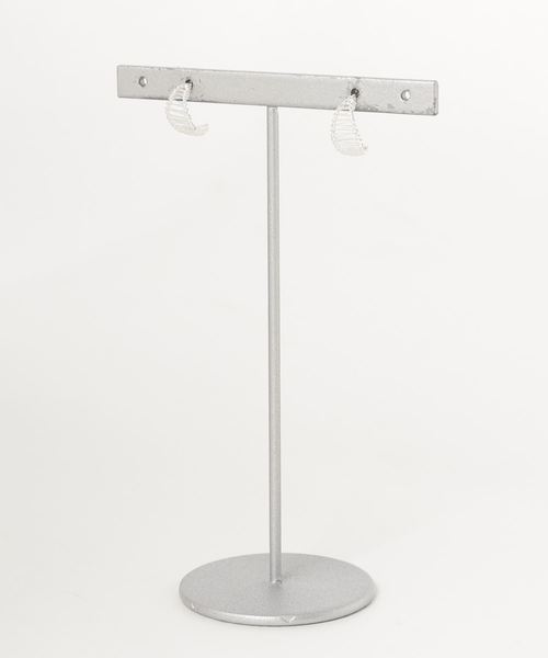 TONE SELECT GOODS（トーンセレクトグッズ）の「【925 SILVER ACC】ワイヤームーンピアスSV925(OG)（ピアス（両耳用）・レディース・シルバー/ゴールド・FREE）」の4枚目の写真