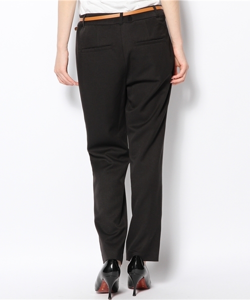 NANO universe(ナノユニバース)の「ベルト付き2タックパンツ(スラックス・レディース・ベージュ/ブラック・36/38)」の4枚目の写真