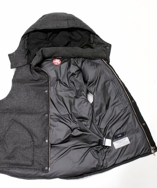SHIPS(シップス)の「SHIPS AUTHENTIC: “GORE-TEX”【WIND STOPPER】 ダウンベスト(グレー・ネイビー)(ダウンベスト・メンズ・チャコールグレー/ネイビー・SMALL/MEDIUM/LARGE/X-LARGE)」の9枚目の写真