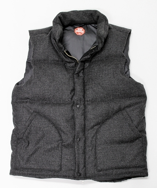 SHIPS(シップス)の「SHIPS AUTHENTIC: “GORE-TEX”【WIND STOPPER】 ダウンベスト(グレー・ネイビー)(ダウンベスト・メンズ・チャコールグレー/ネイビー・SMALL/MEDIUM/LARGE/X-LARGE)」の11枚目の写真