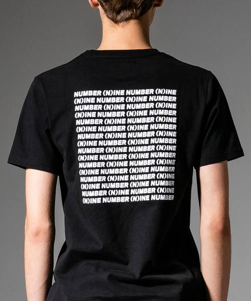 NUMBER (N)INE DENIM(ナンバーナインデニム)の「NUMBER (N)INE DENIM(ナンバーナインデニム)バックロゴ半袖Tシャツ(Tシャツ/カットソー・メンズ・ホワイト/ブラック/ベージュ・SMALL/MEDIUM/LARGE/X-LARGE)」の7枚目の写真