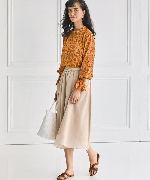 green label relaxing(グリーンレーベルリラクシング)の「CFC フラワー プリント シャーリング カフス ブラウス(シャツ/ブラウス・レディース・イエロー/ネイビー・FREE)」の8枚目の写真