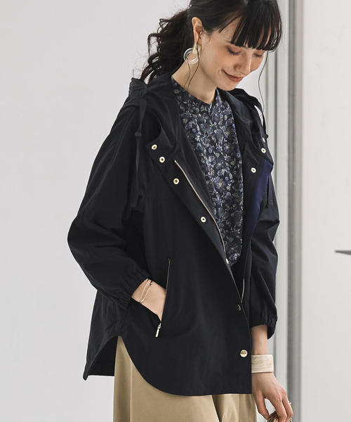 green label relaxing(グリーンレーベルリラクシング)の「CFC フラワー プリント シャーリング カフス ブラウス(シャツ/ブラウス・レディース・イエロー/ネイビー・FREE)」の10枚目の写真