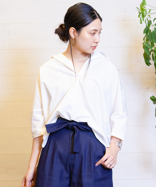 B.I.D.（ビーアイディー）の「BID / Volume Dolman Shirts（シャツ/ブラウス・レディース・ブルー系その他/カーキ/ホワイト×ブラック/ブラック/オフホワイト・FREE）」の2枚目の写真