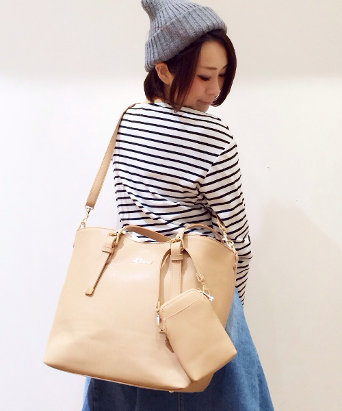 DISCOAT（ディスコート）の「【Discoat】ポーチ付2WAYトート（トートバッグ・レディース・アイボリー/ベージュ/ブラック/ピンク・ﾌﾘ-）」の5枚目の写真